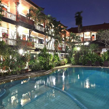 Kuta Dormitory At Simpang Inn Kültér fotó