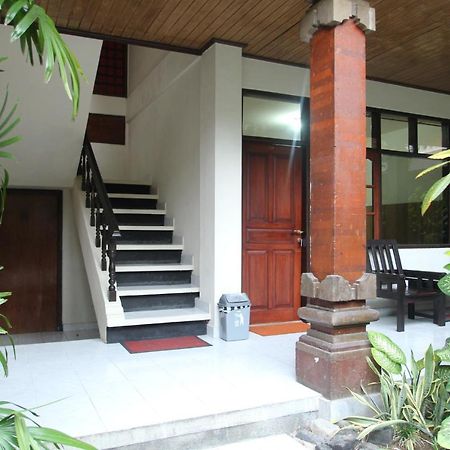 Kuta Dormitory At Simpang Inn Kültér fotó