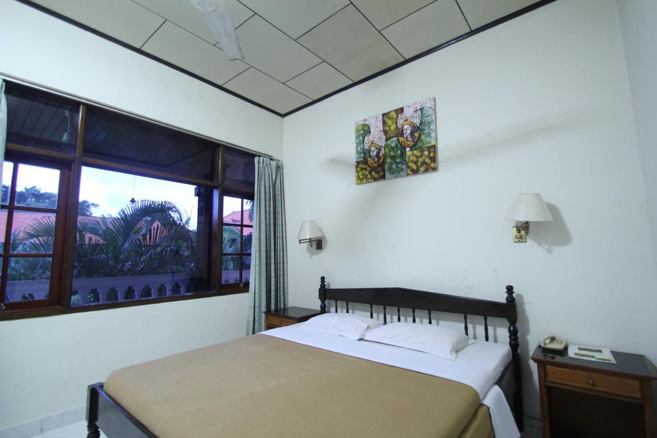 Kuta Dormitory At Simpang Inn Kültér fotó